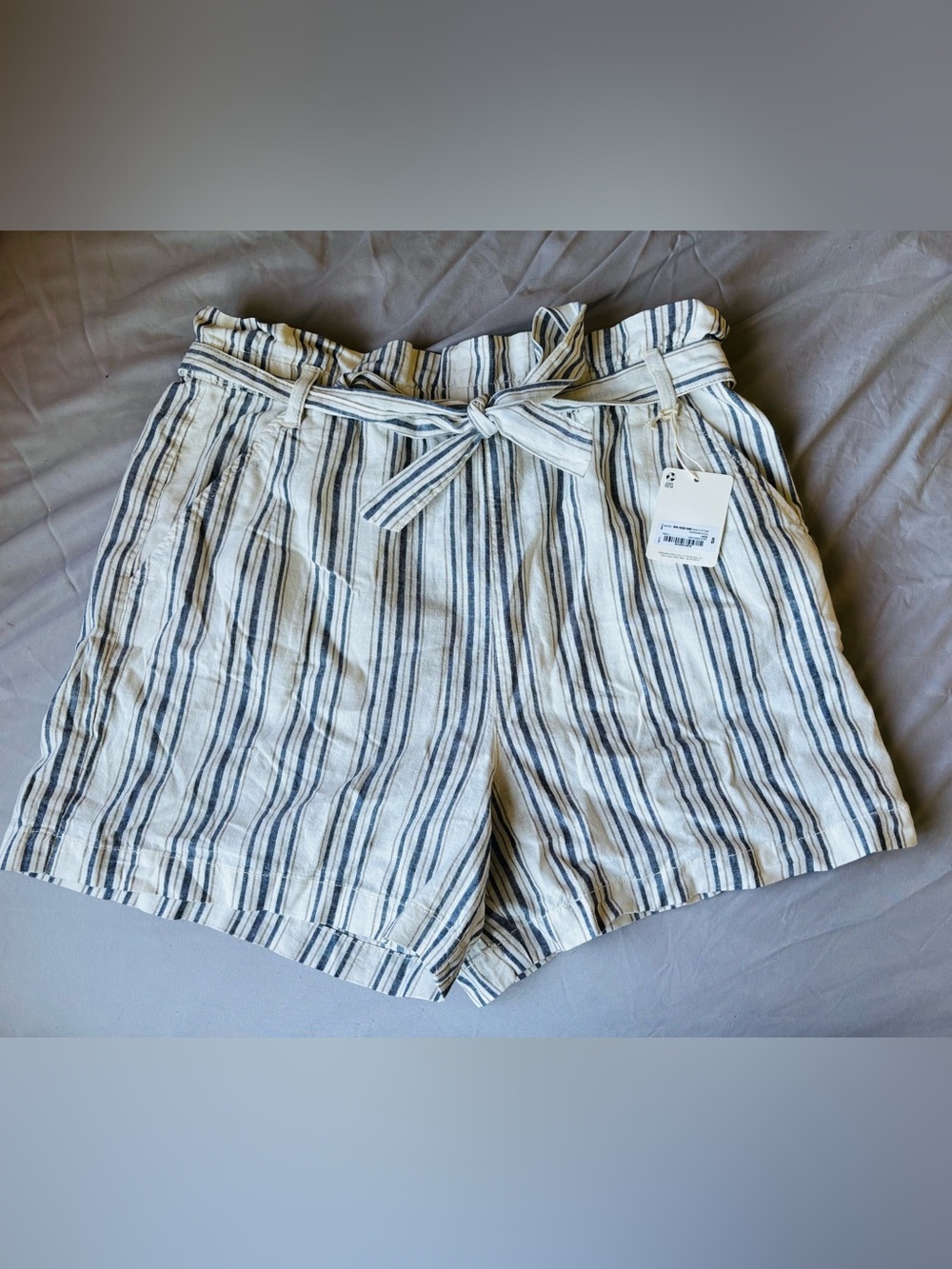 Shorts - Picture 2 of 4